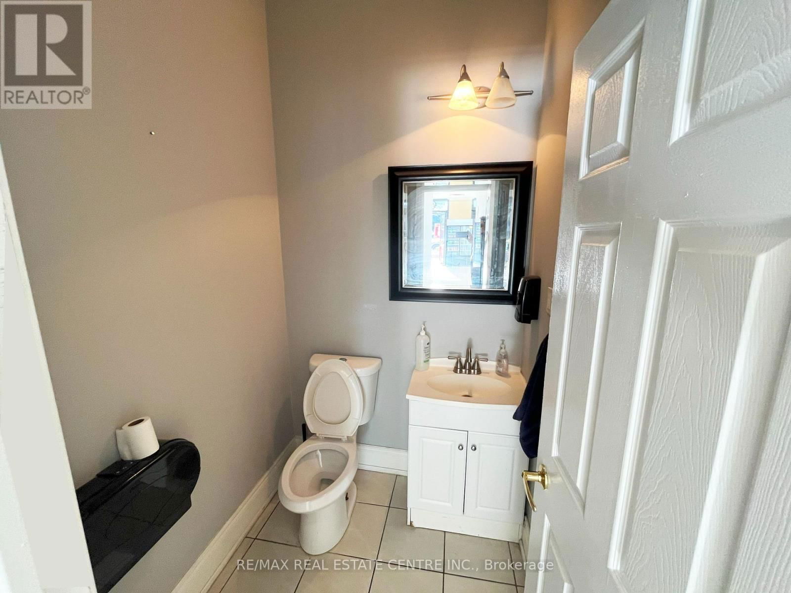 9-10 - 1455 LAKESHORE ROAD Image 19