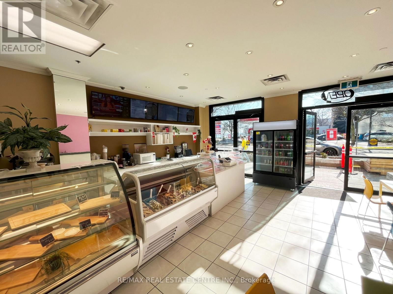 9-10 - 1455 LAKESHORE ROAD Image 5