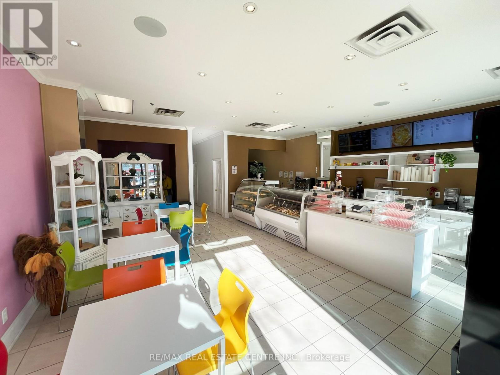 9-10 - 1455 LAKESHORE ROAD Image 9