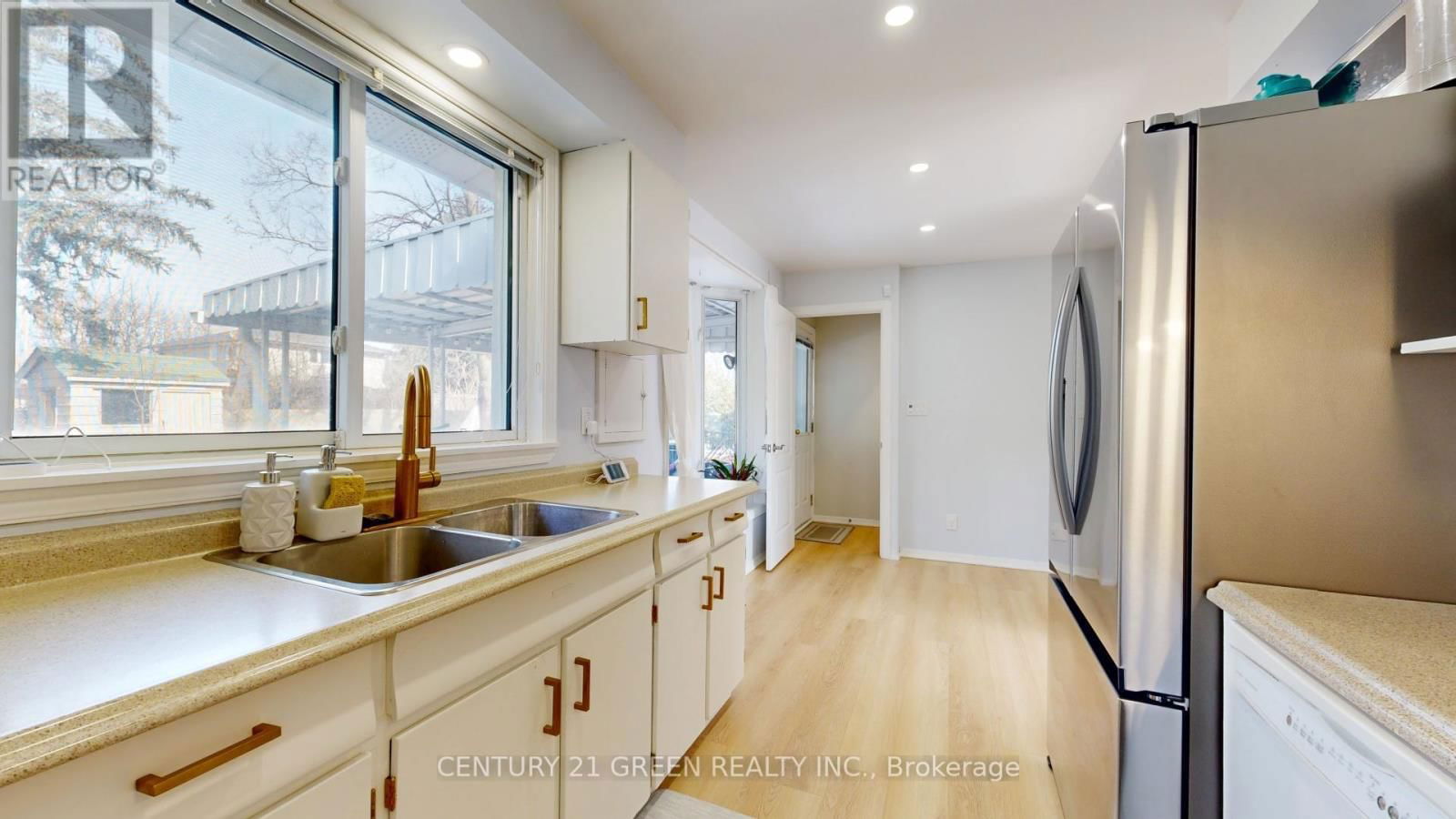 31 CATHEDRAL ROAD Image 16