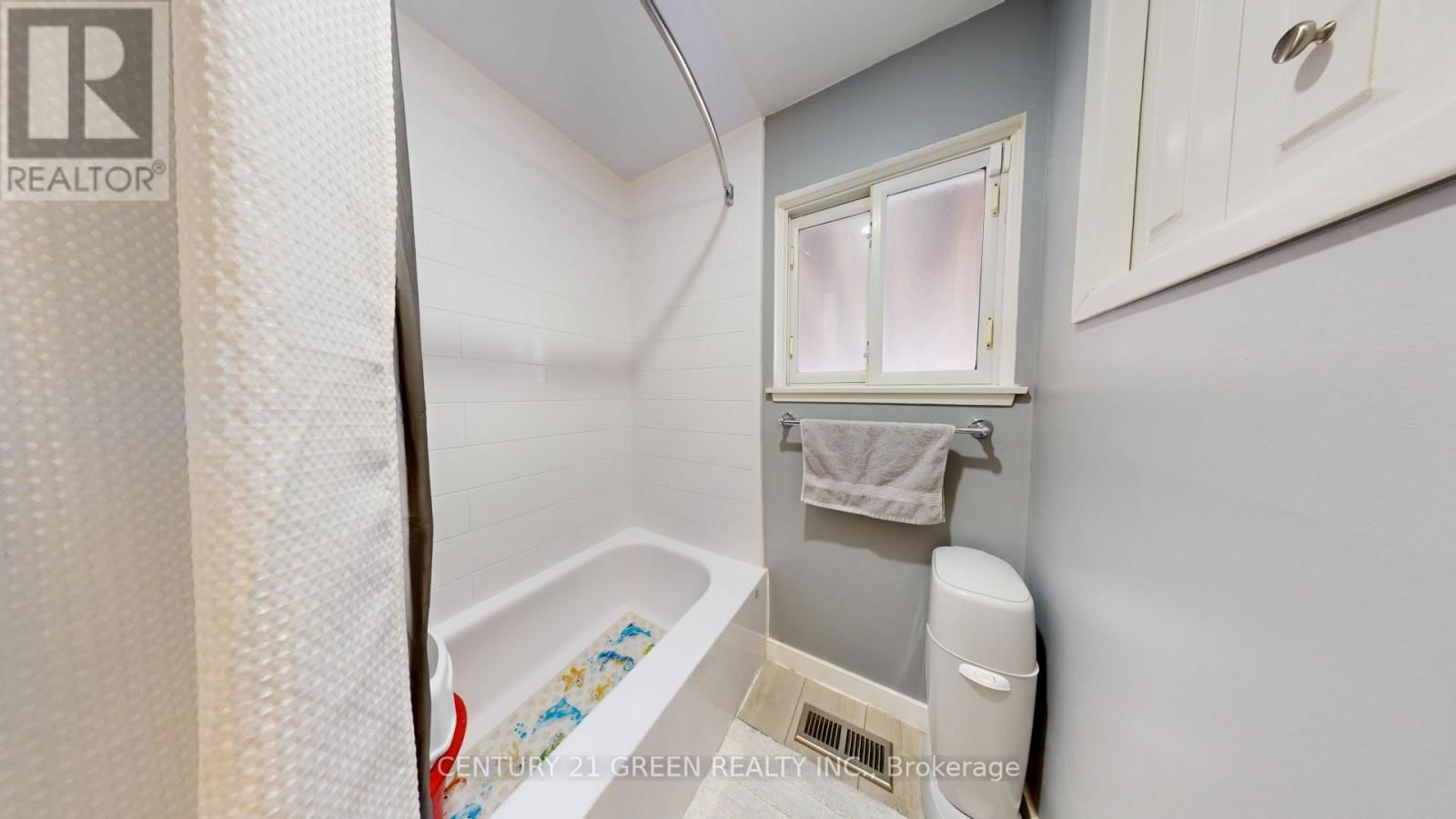 31 CATHEDRAL ROAD Image 21