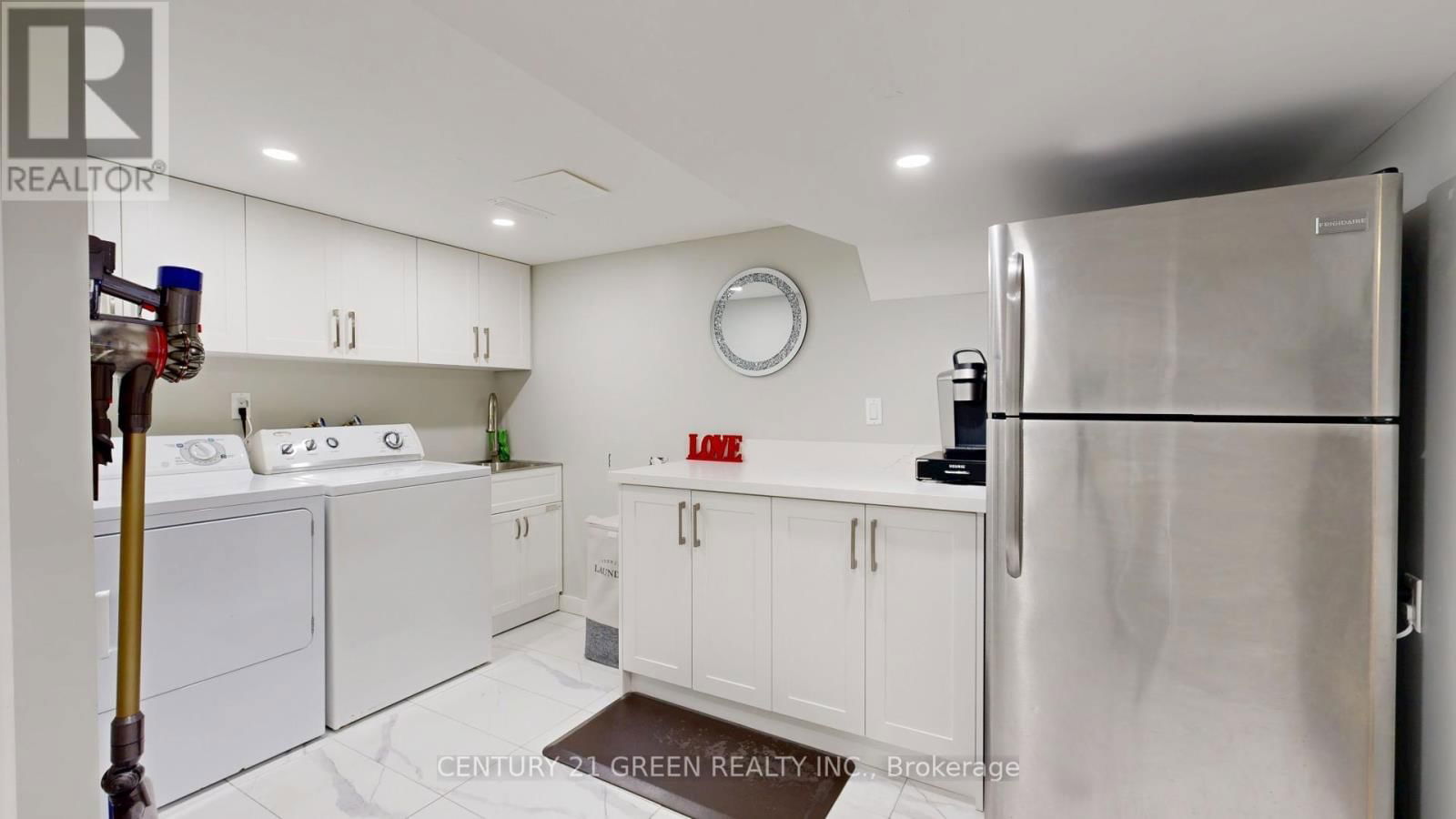 31 CATHEDRAL ROAD Image 43