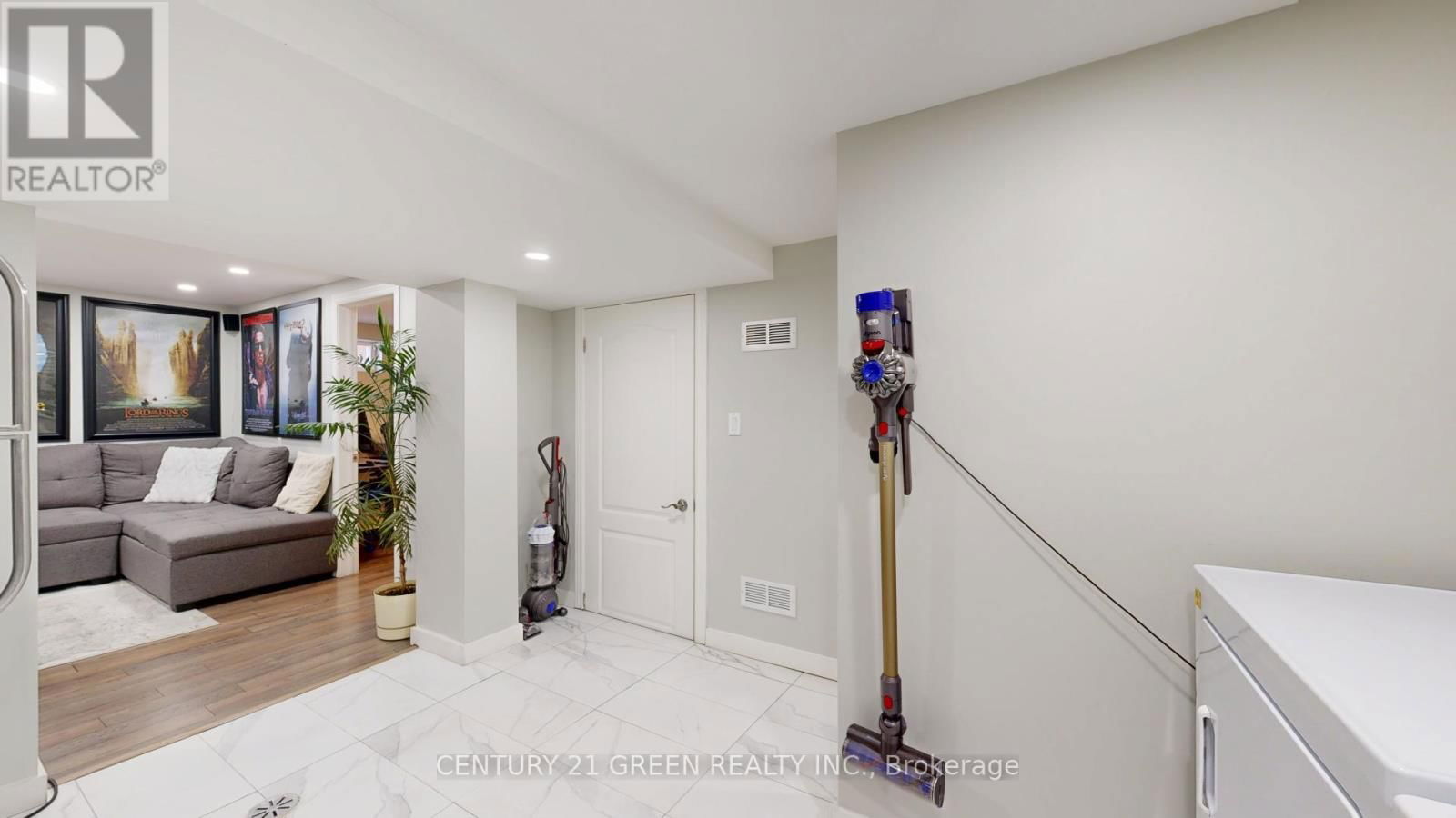 31 CATHEDRAL ROAD Image 44