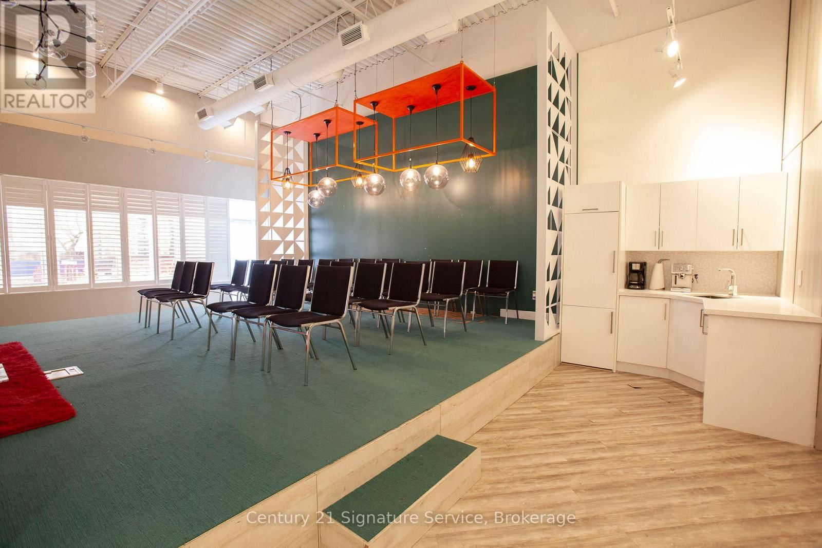 42 - 2300 FINCH AVENUE W Image 5