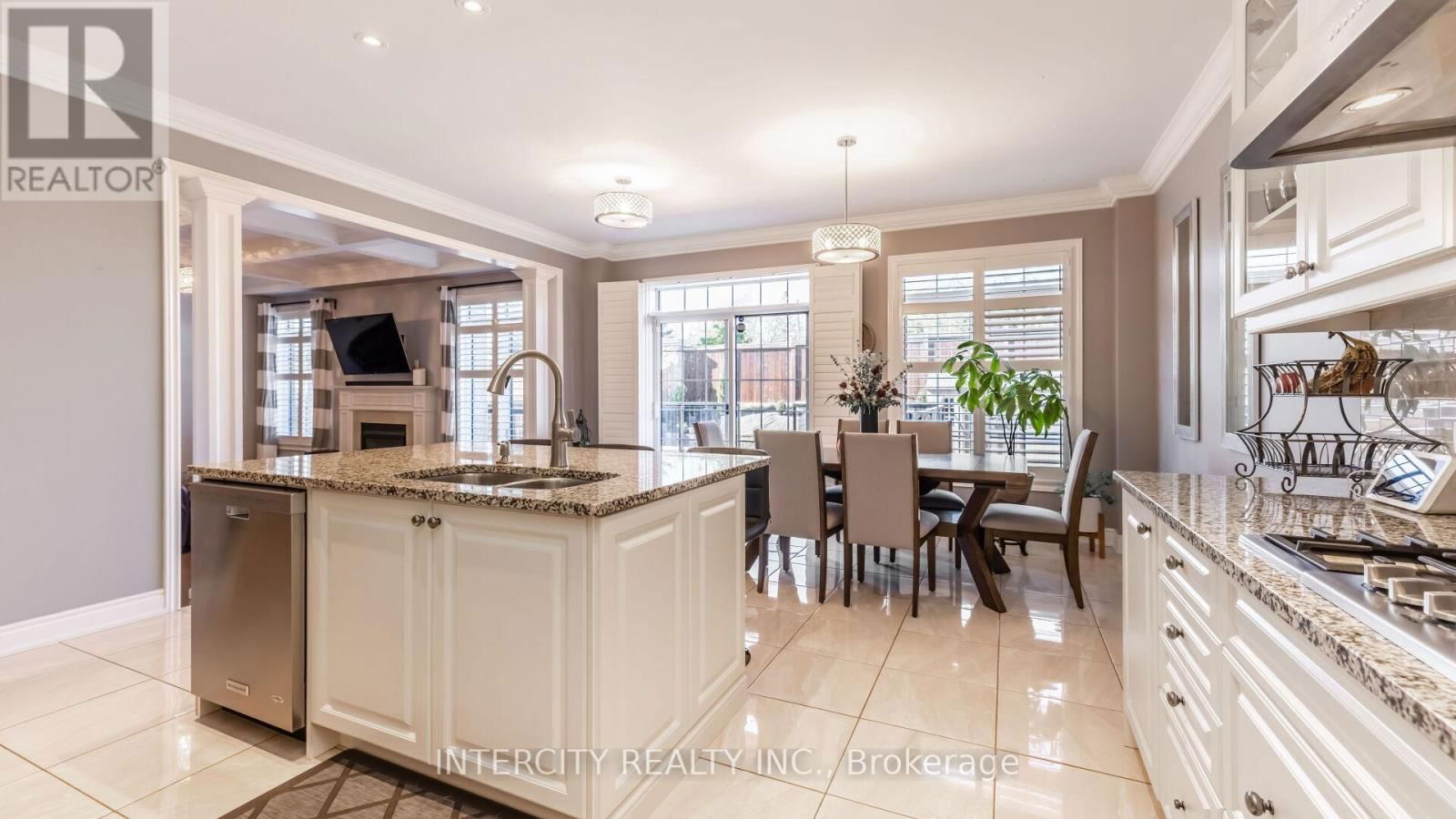 58 BANSBURY CIRCLE Image 10