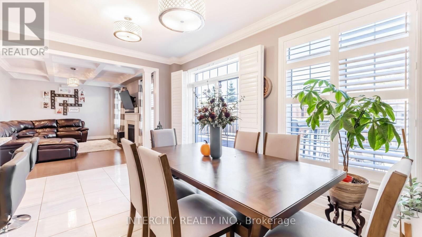 58 BANSBURY CIRCLE Image 14