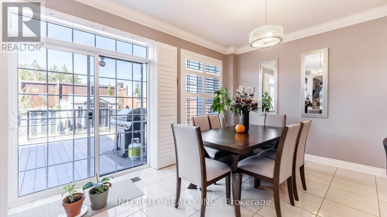 58 BANSBURY CIRCLE Image 15