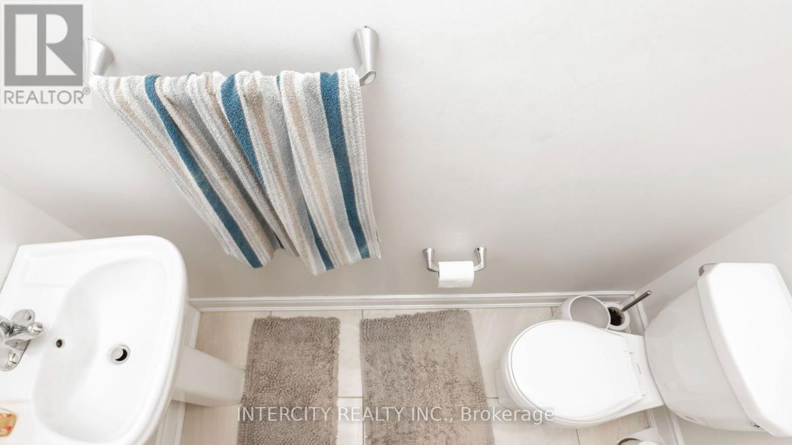 58 BANSBURY CIRCLE Image 19