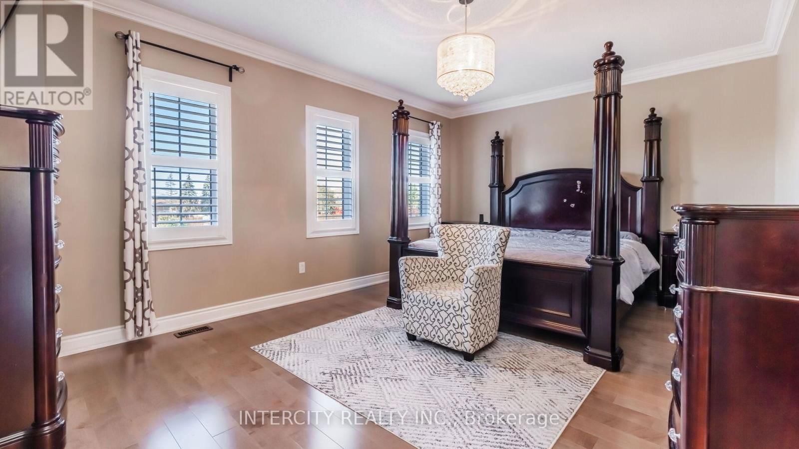 58 BANSBURY CIRCLE Image 22