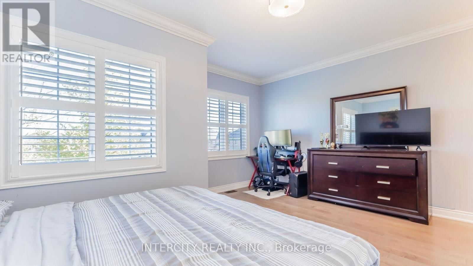 58 BANSBURY CIRCLE Image 35