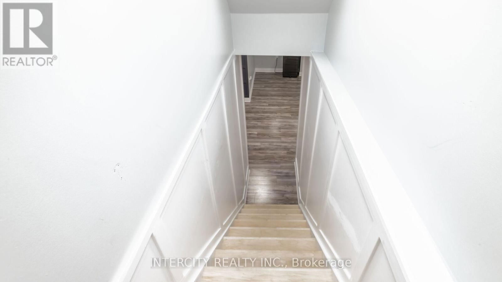 58 BANSBURY CIRCLE Image 40