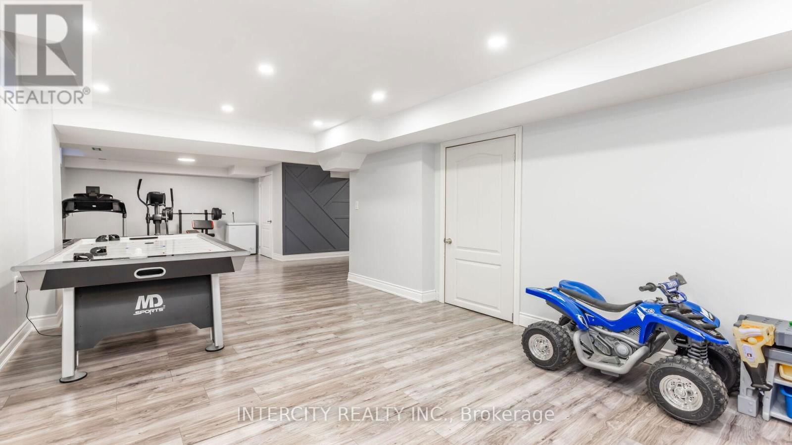 58 BANSBURY CIRCLE Image 44