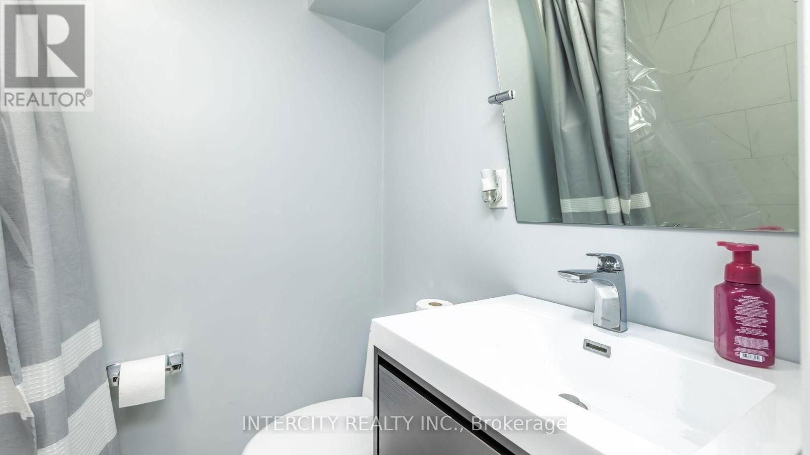 58 BANSBURY CIRCLE Image 45