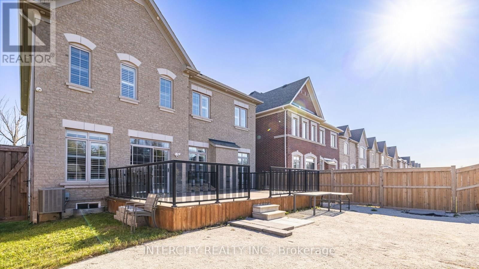 58 BANSBURY CIRCLE Image 46