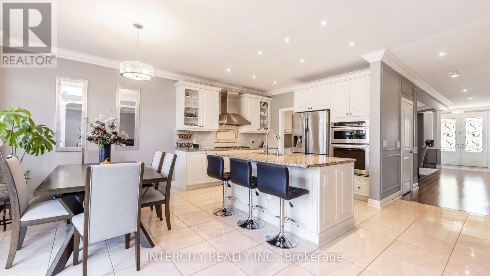 58 BANSBURY CIRCLE Image 8