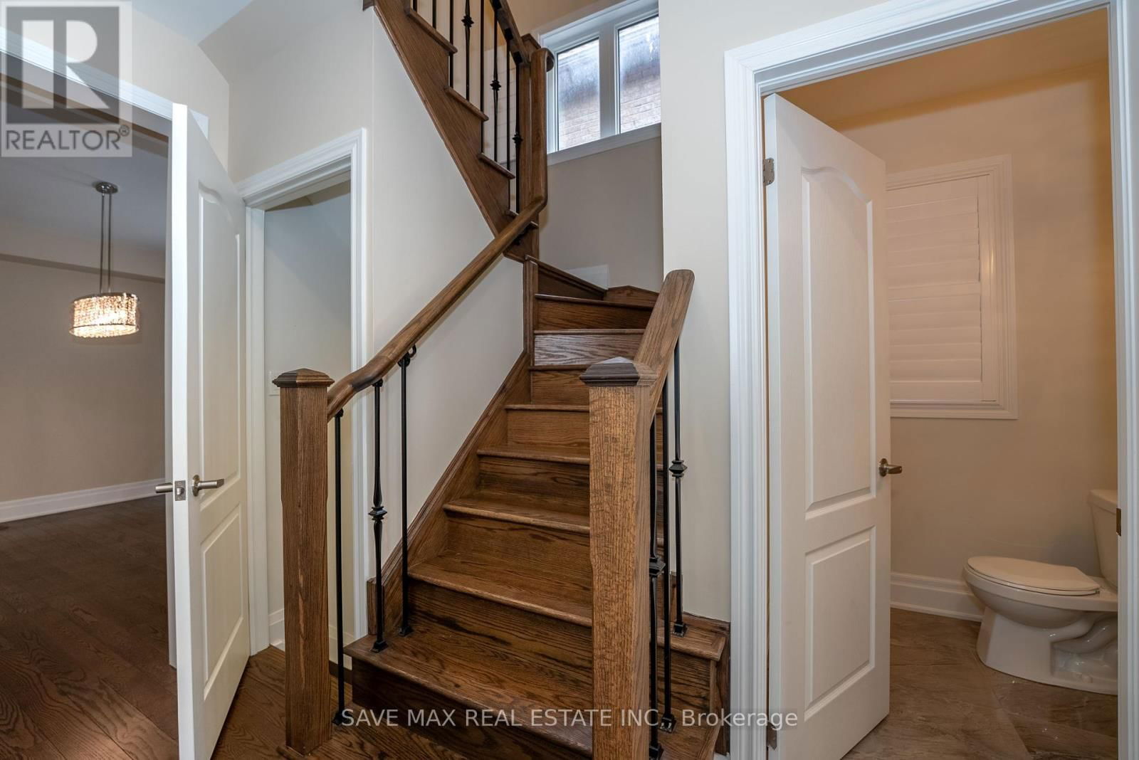 36 ROULETTE CRESCENT Image 18