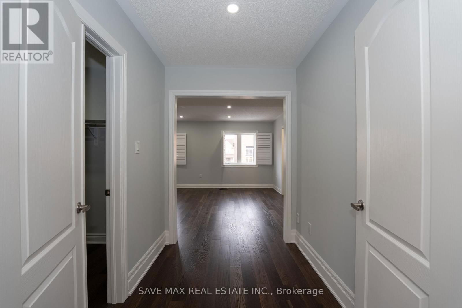 36 ROULETTE CRESCENT Image 20