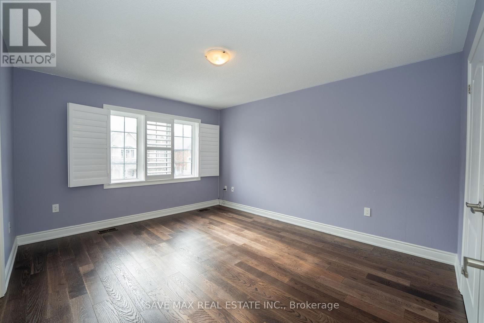 36 ROULETTE CRESCENT Image 26