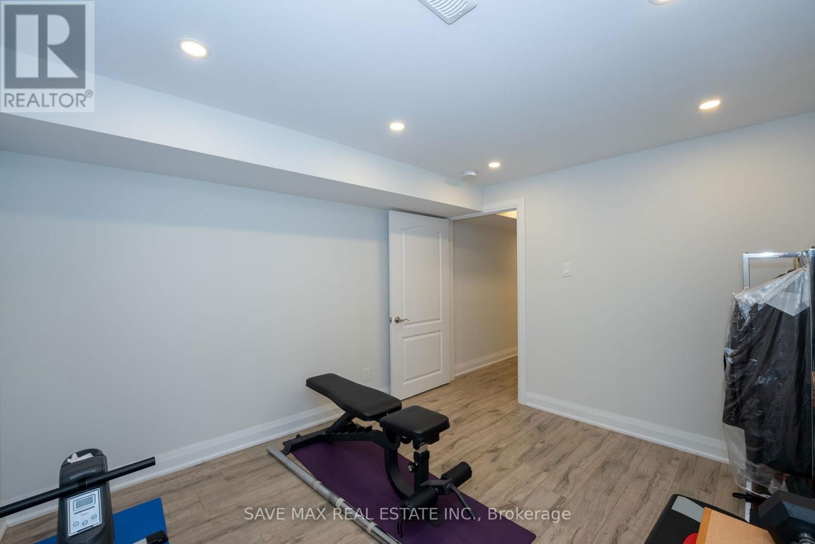 36 ROULETTE CRESCENT Image 41