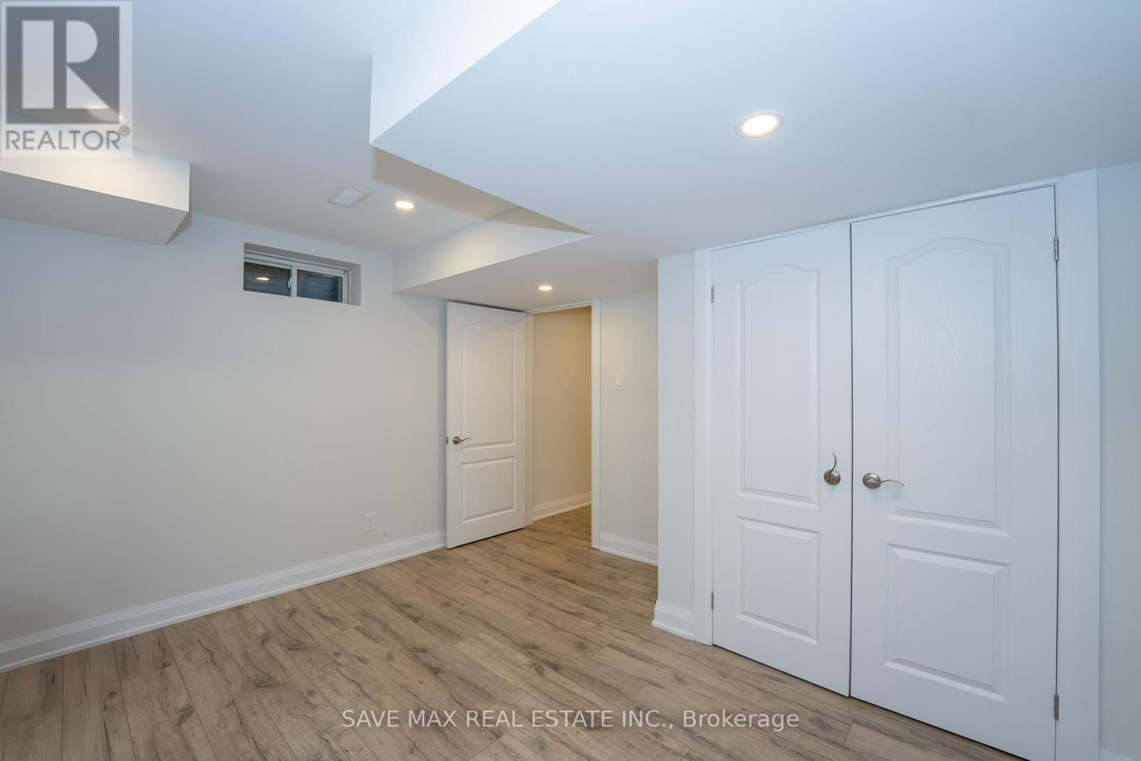 36 ROULETTE CRESCENT Image 44