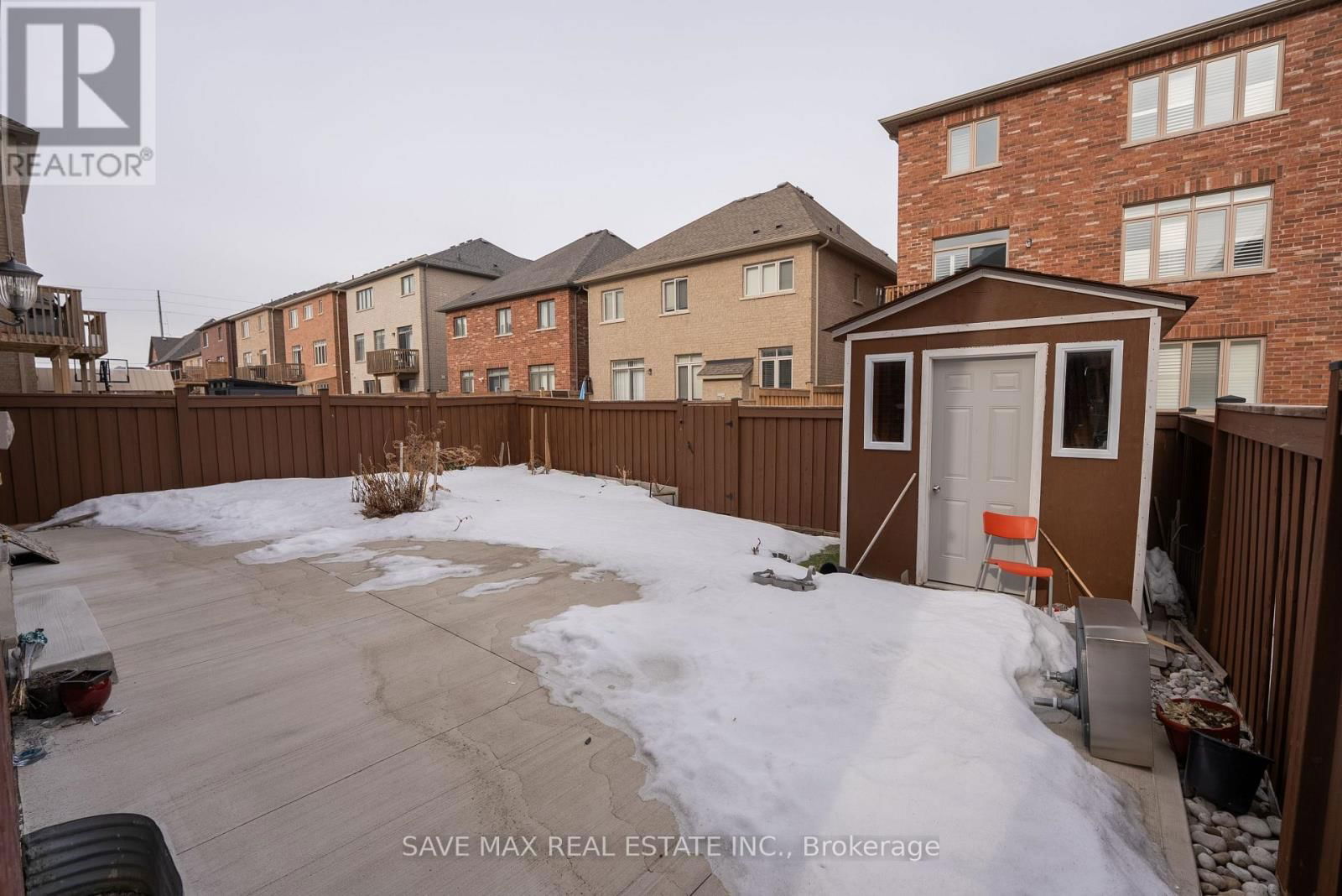 36 ROULETTE CRESCENT Image 47