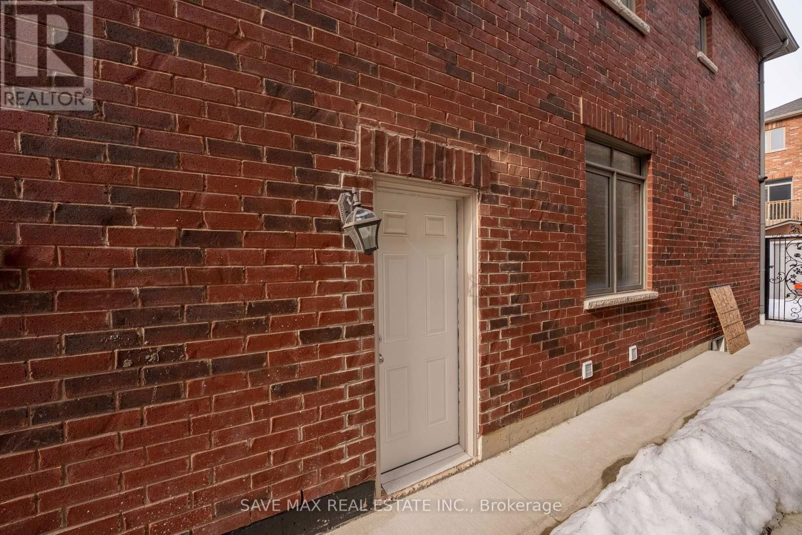 36 ROULETTE CRESCENT Image 5