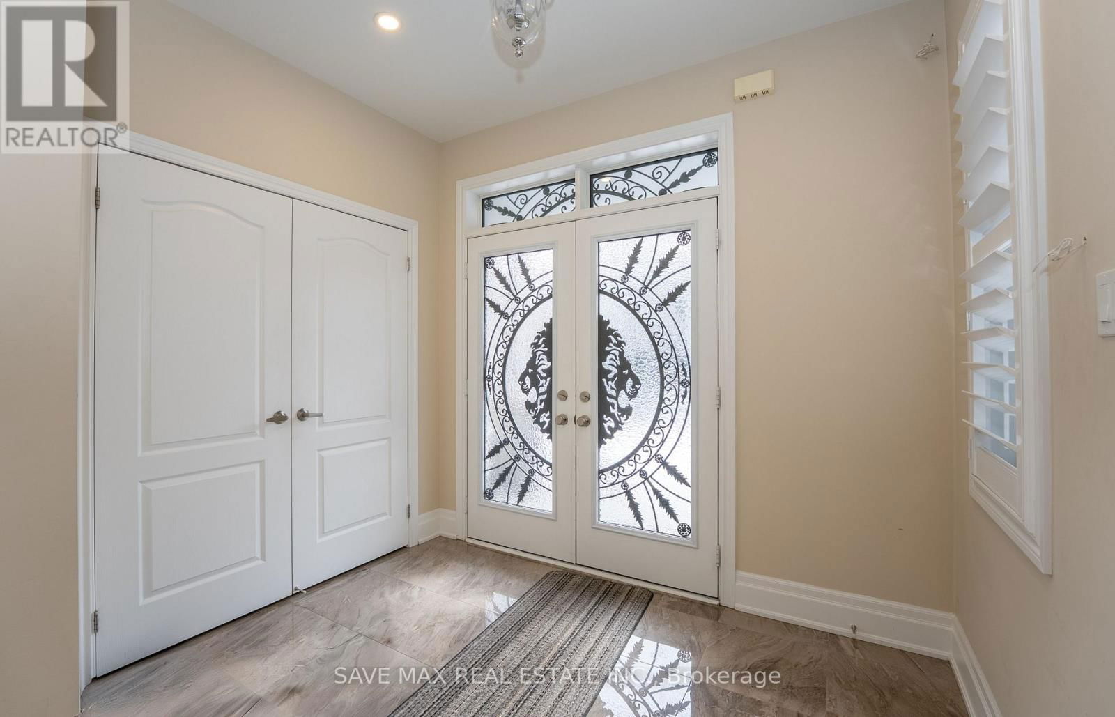 36 ROULETTE CRESCENT Image 6