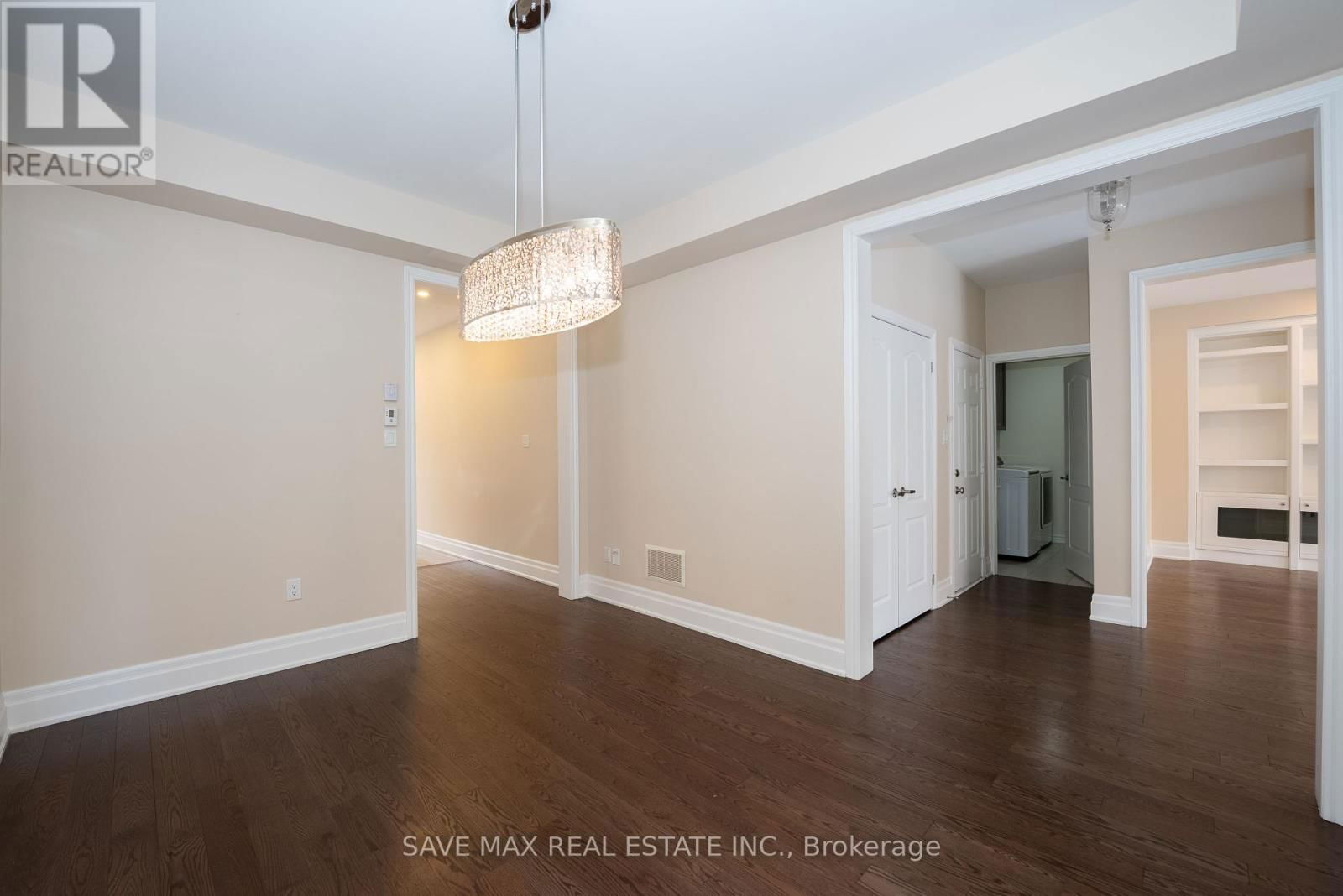 36 ROULETTE CRESCENT Image 8