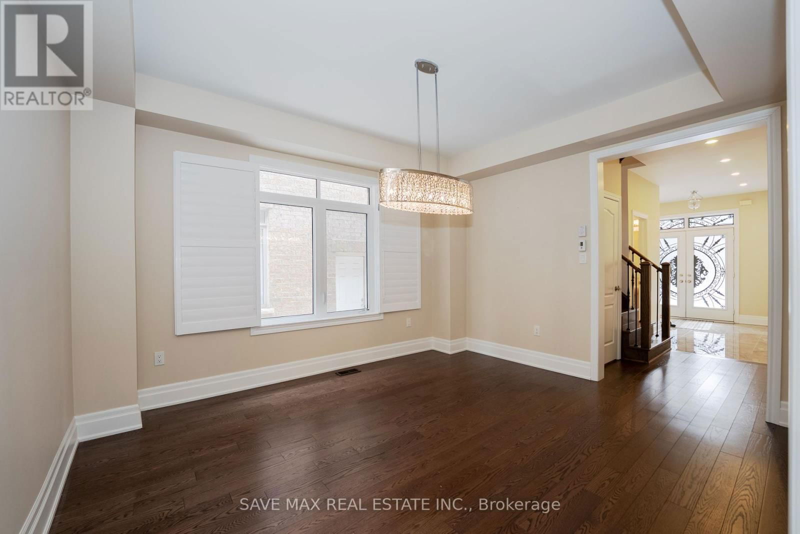 36 ROULETTE CRESCENT Image 9