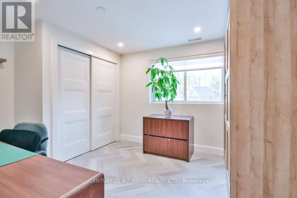 10457 DARKWOOD ROAD Image 32