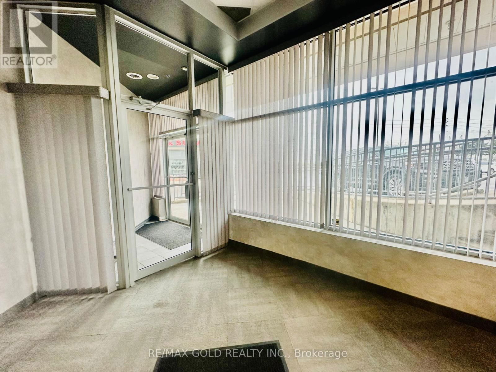 5 - 351 PARKHURST Image 2