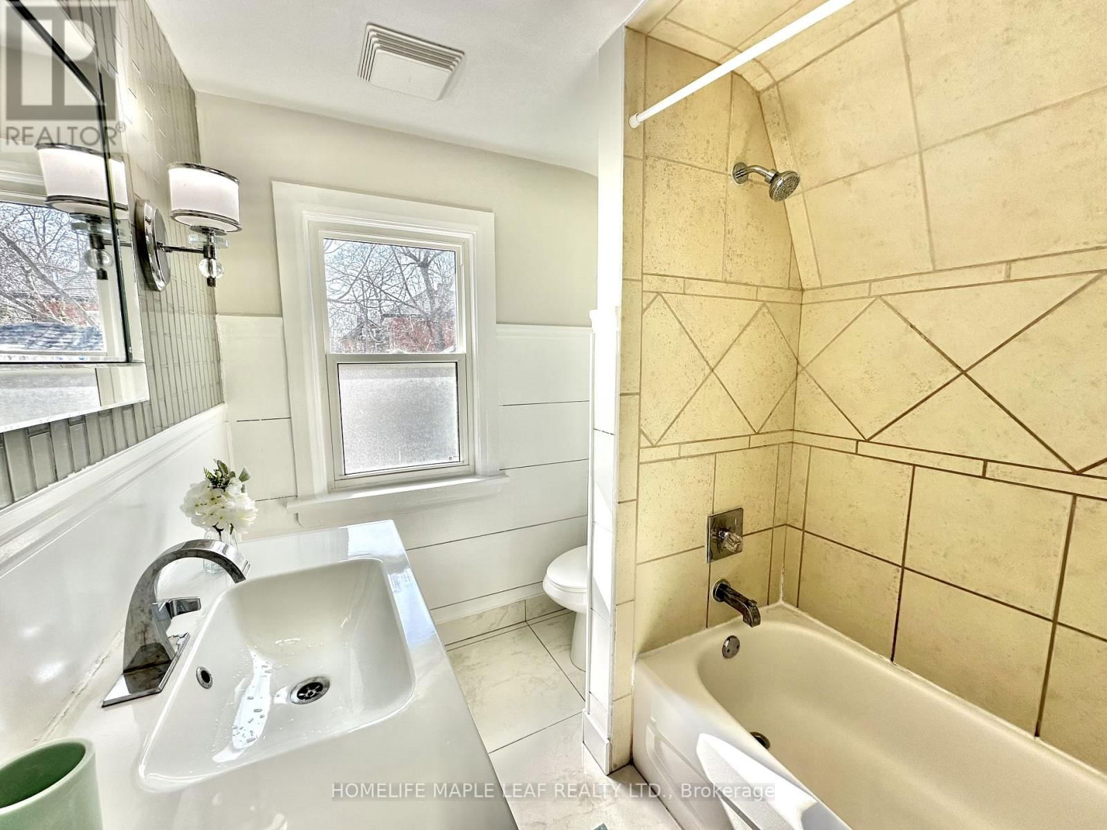 7 LOWES AVENUE Image 22