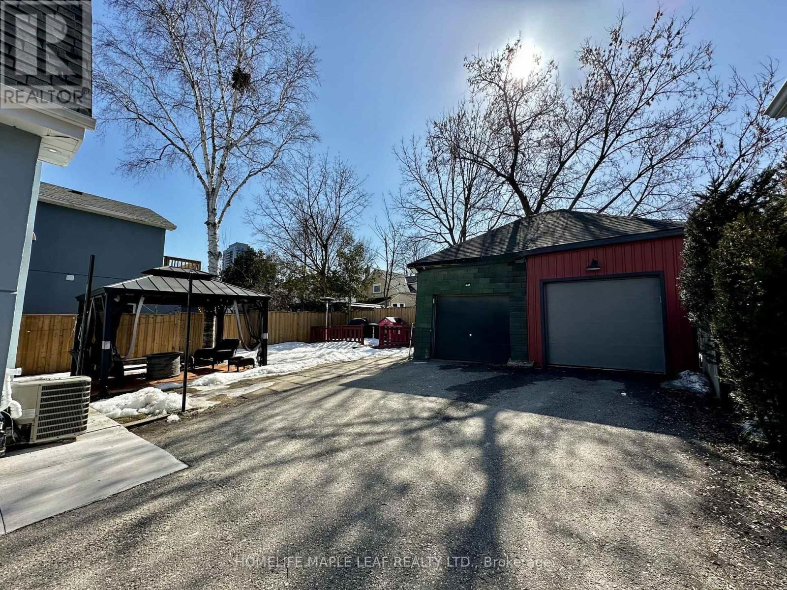 7 LOWES AVENUE Image 28