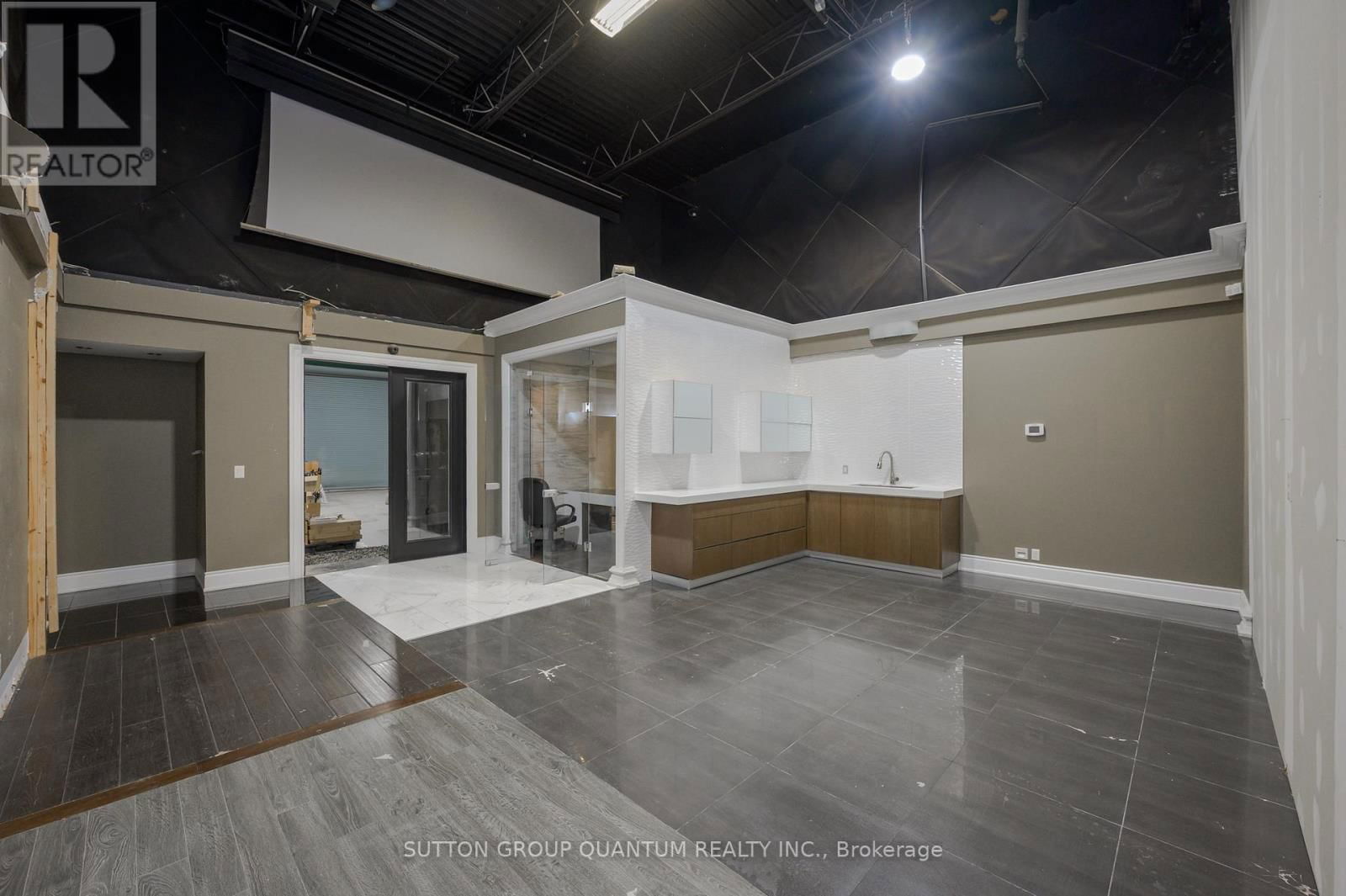 2 - 333 WYECROFT ROAD Image 8
