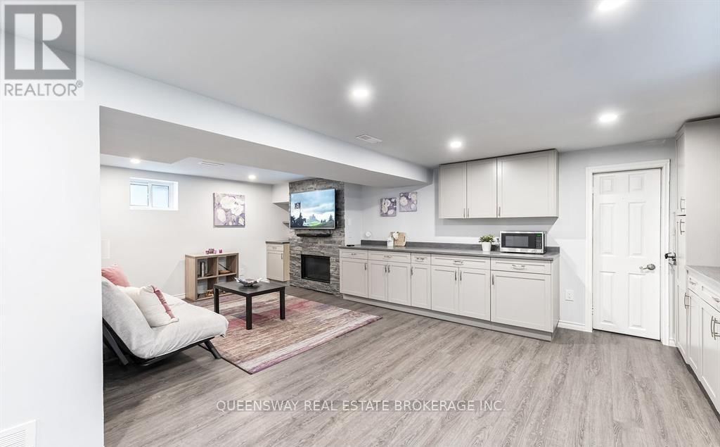 27 CHARLESTON ROAD Image 3