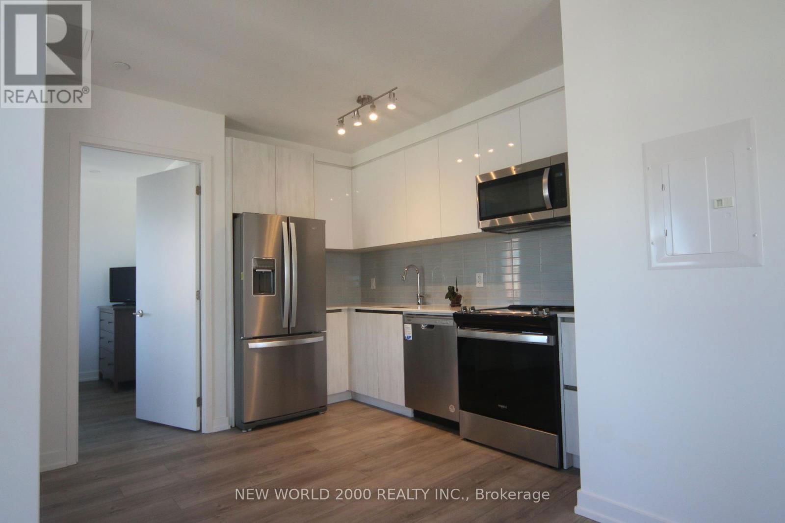 820 - 3100 KEELE STREET Image 4