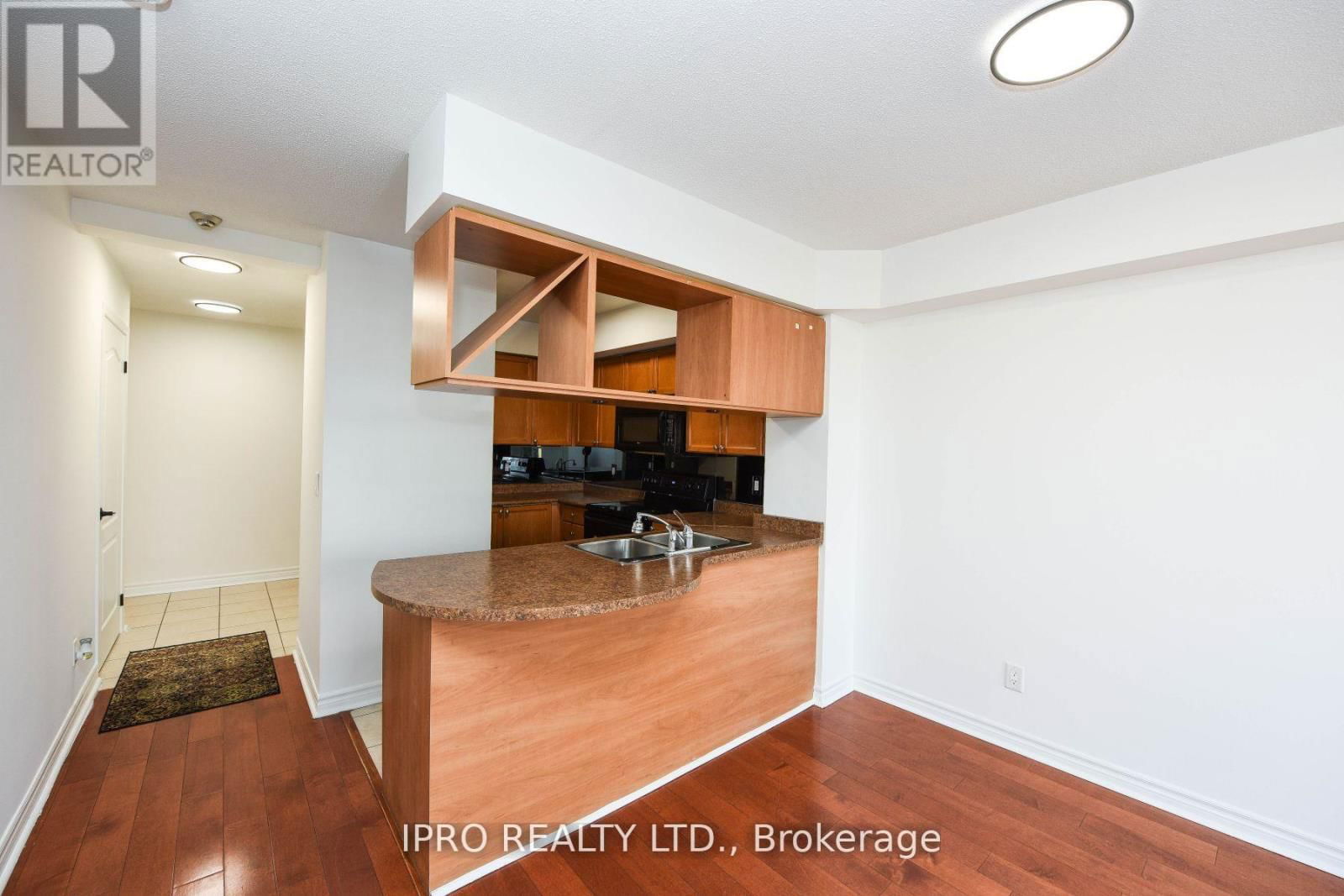 1006 - 4090 LIVING ARTS DRIVE Image 12