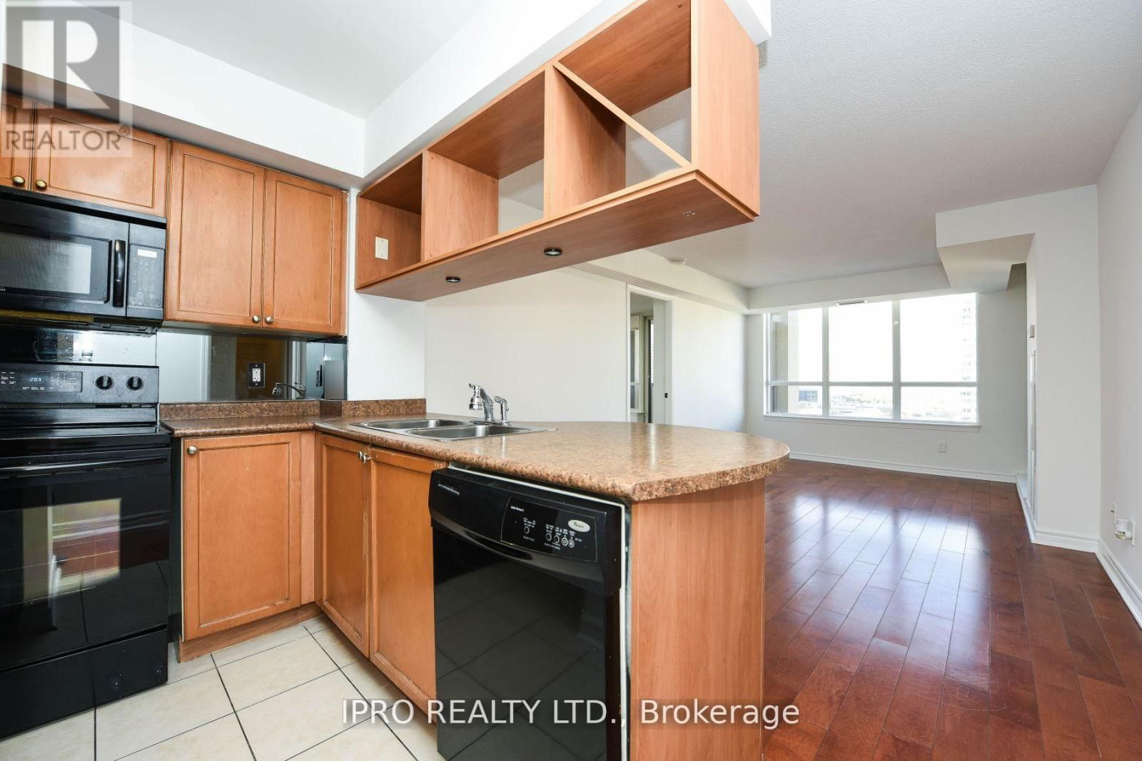 1006 - 4090 LIVING ARTS DRIVE Image 15