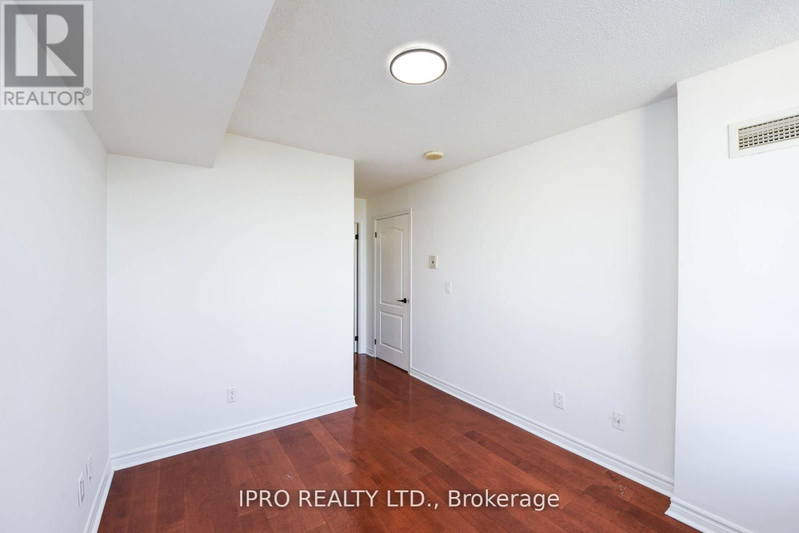 1006 - 4090 LIVING ARTS DRIVE Image 24