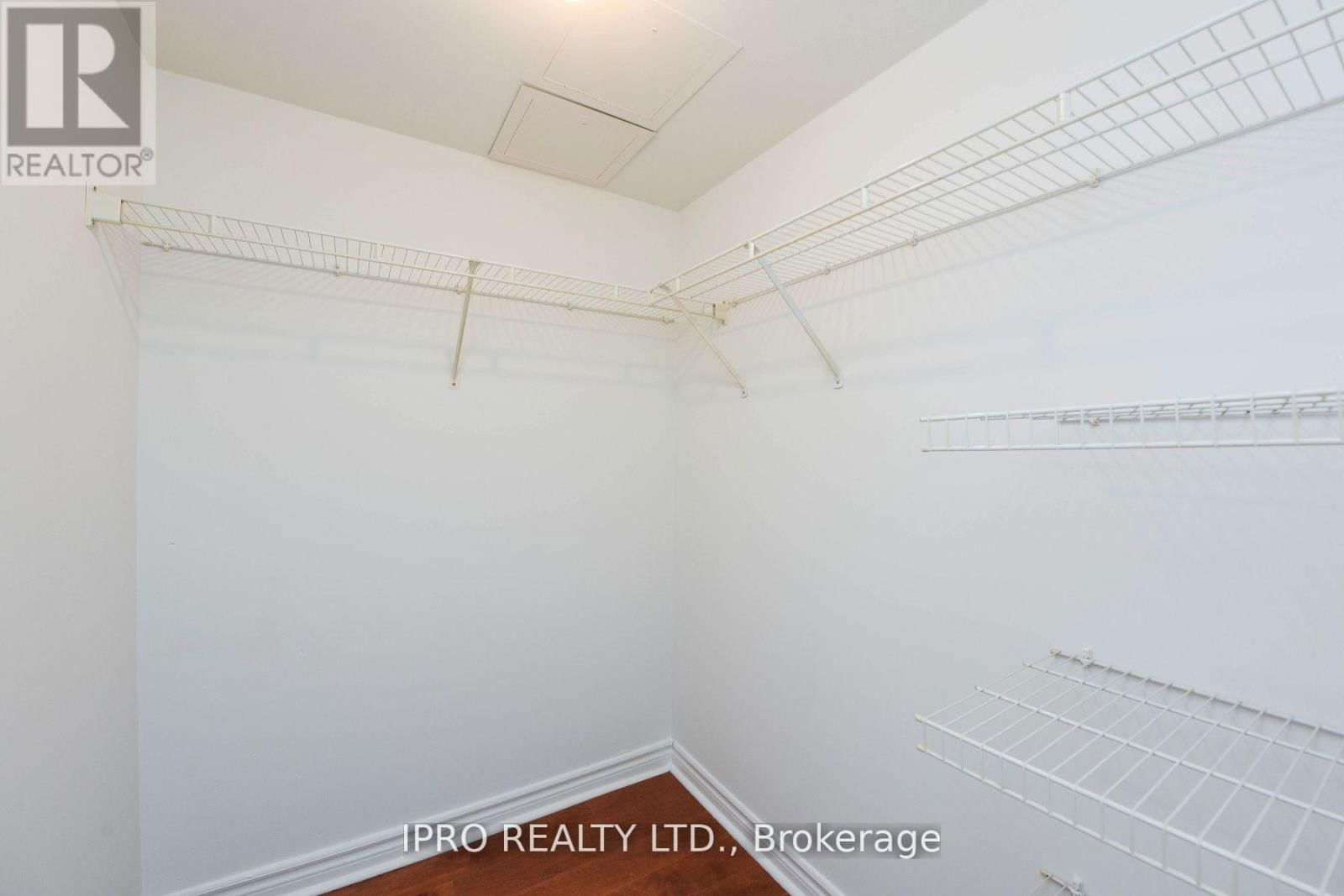 1006 - 4090 LIVING ARTS DRIVE Image 25