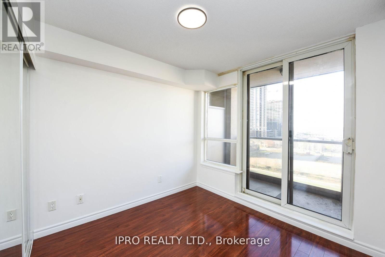 1006 - 4090 LIVING ARTS DRIVE Image 28