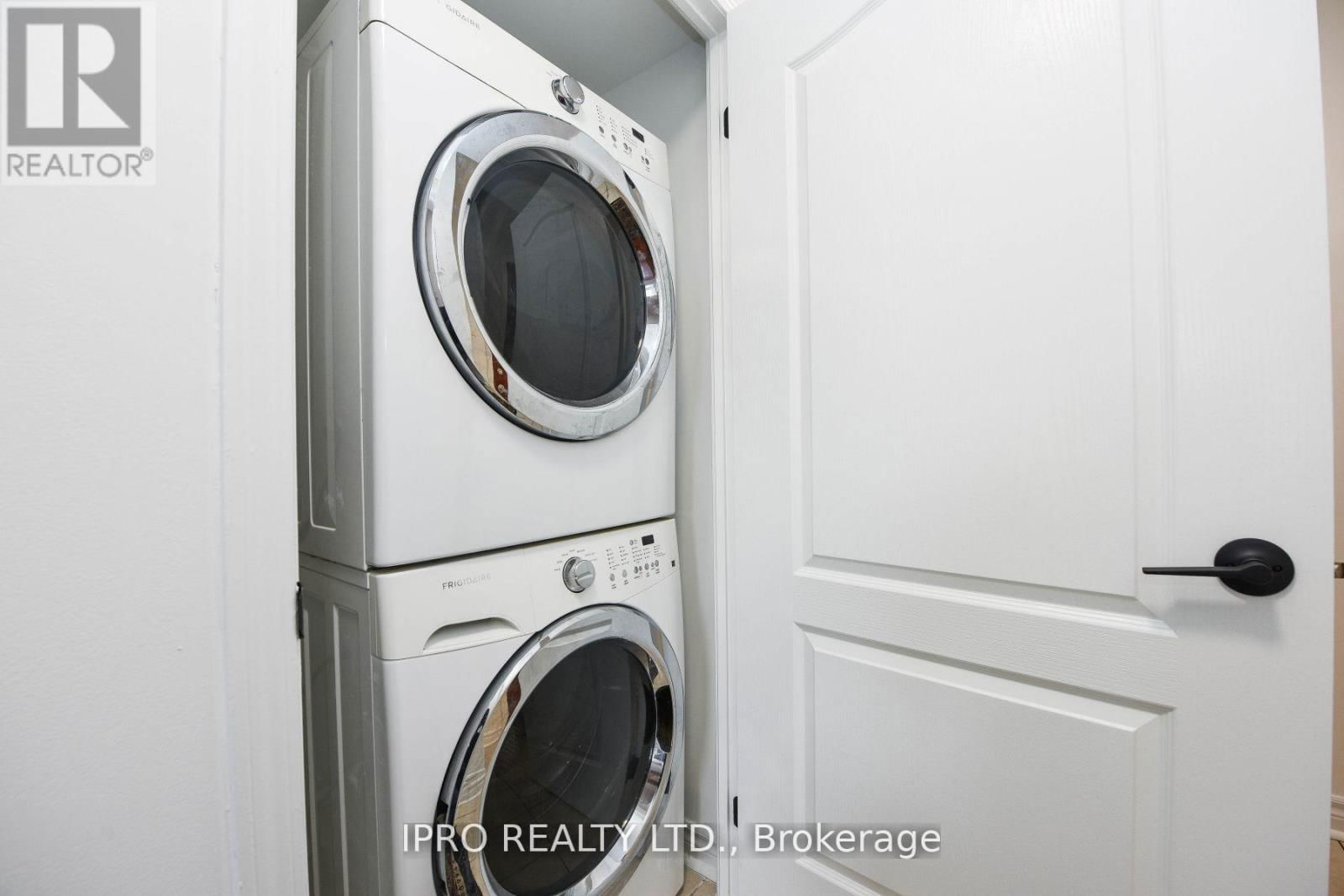 1006 - 4090 LIVING ARTS DRIVE Image 32