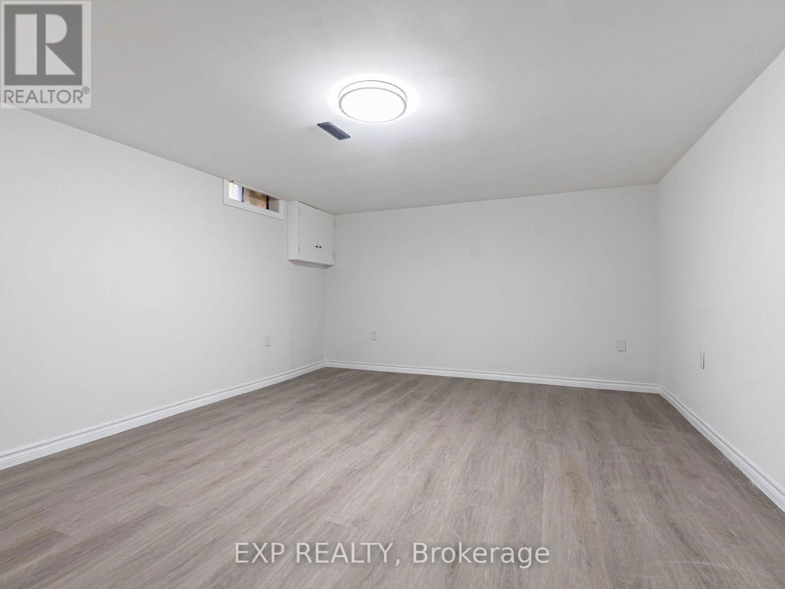 122 - 45 HANSEN ROAD NORTH Image 39