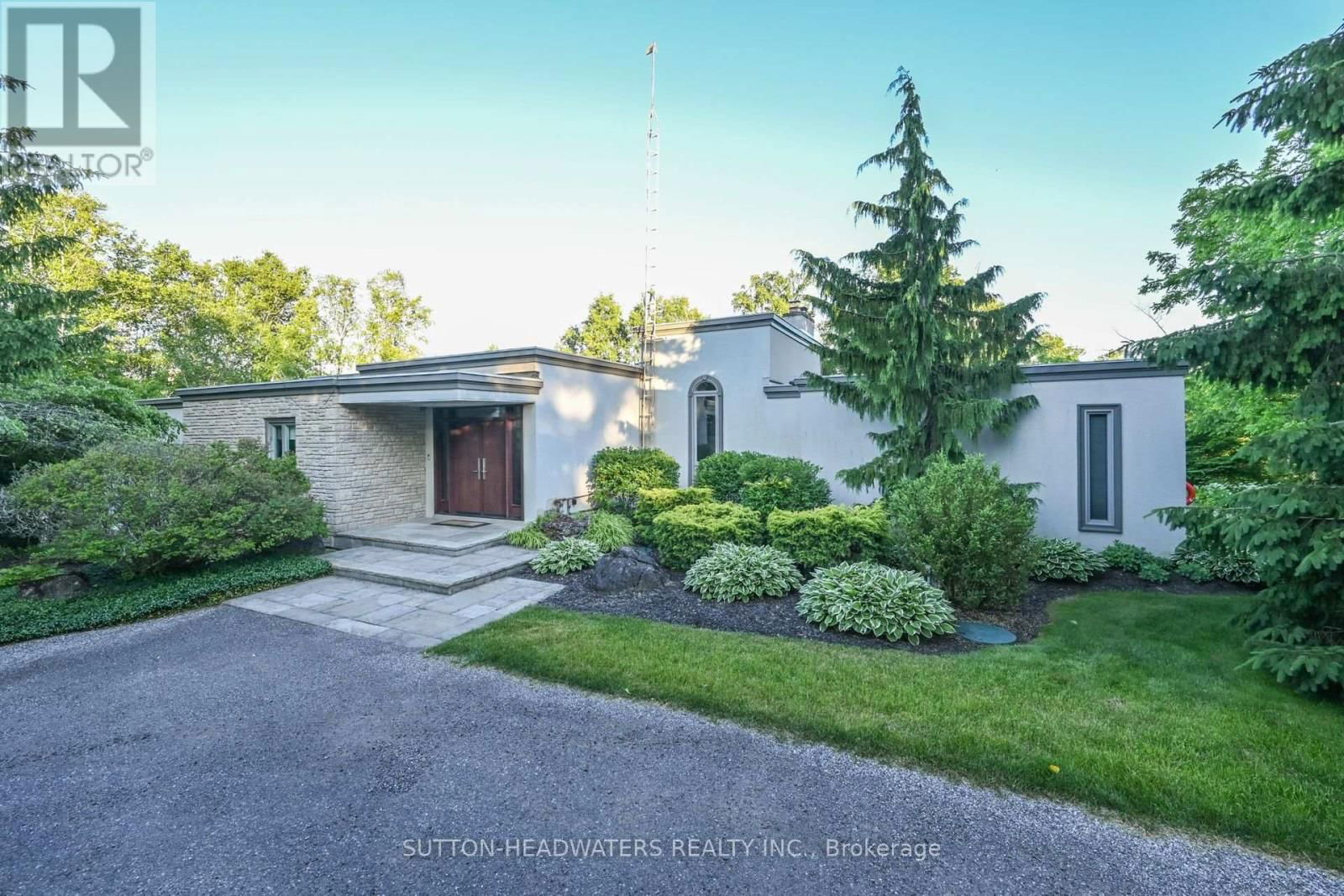 30 CEDAR DRIVE Image 1