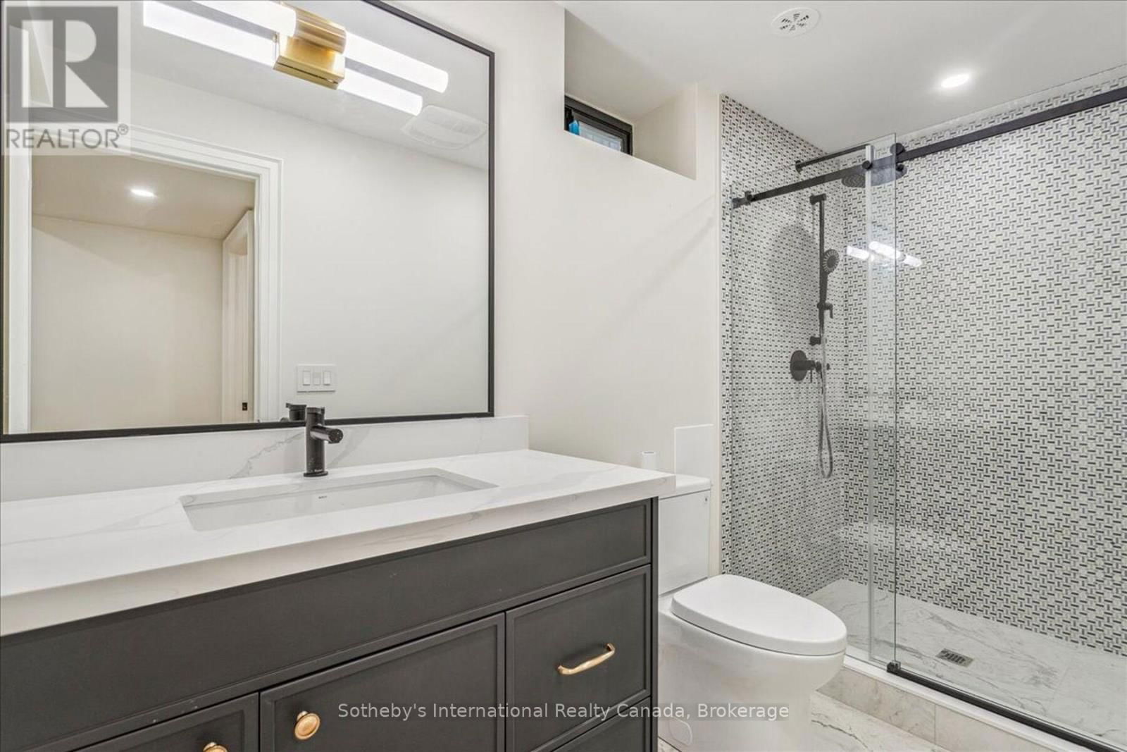 152 CHISHOLM STREET Image 25