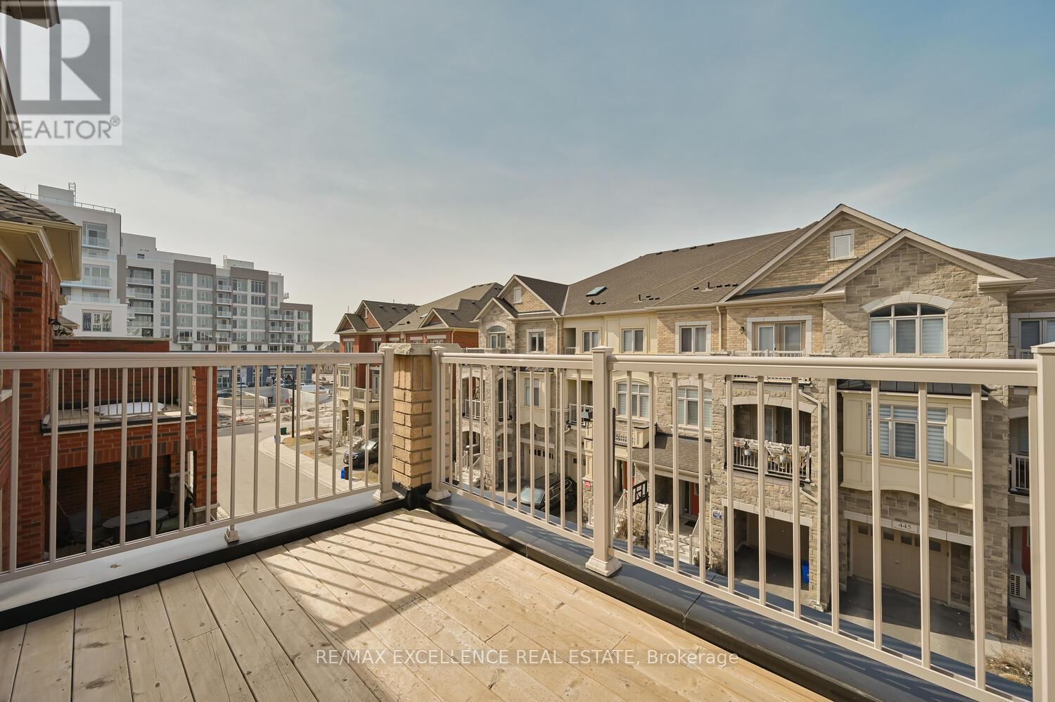 469 DUNDAS STREET EAST Image 11