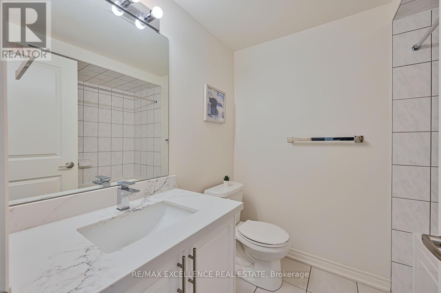 469 DUNDAS STREET EAST Image 17