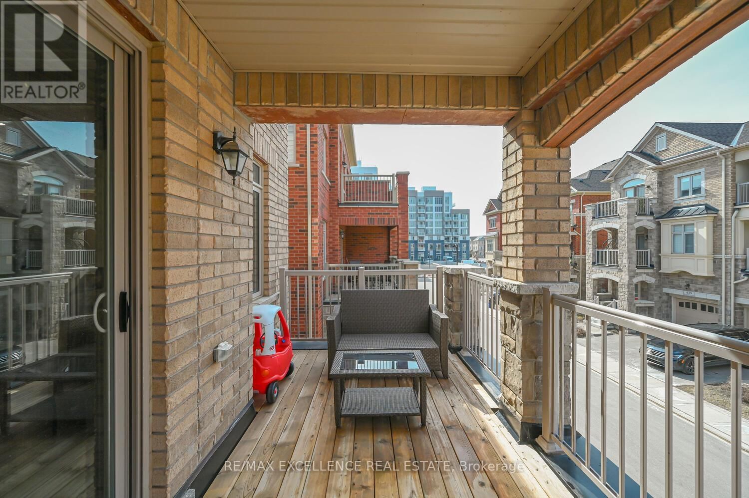 469 DUNDAS STREET EAST Image 6