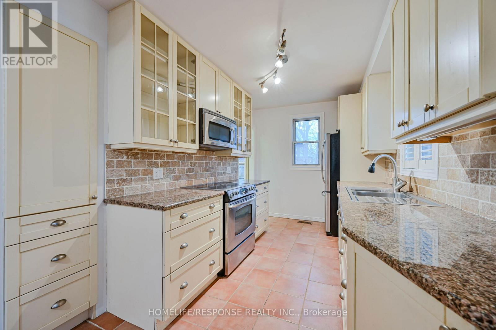94 YORKVIEW DRIVE Image 9