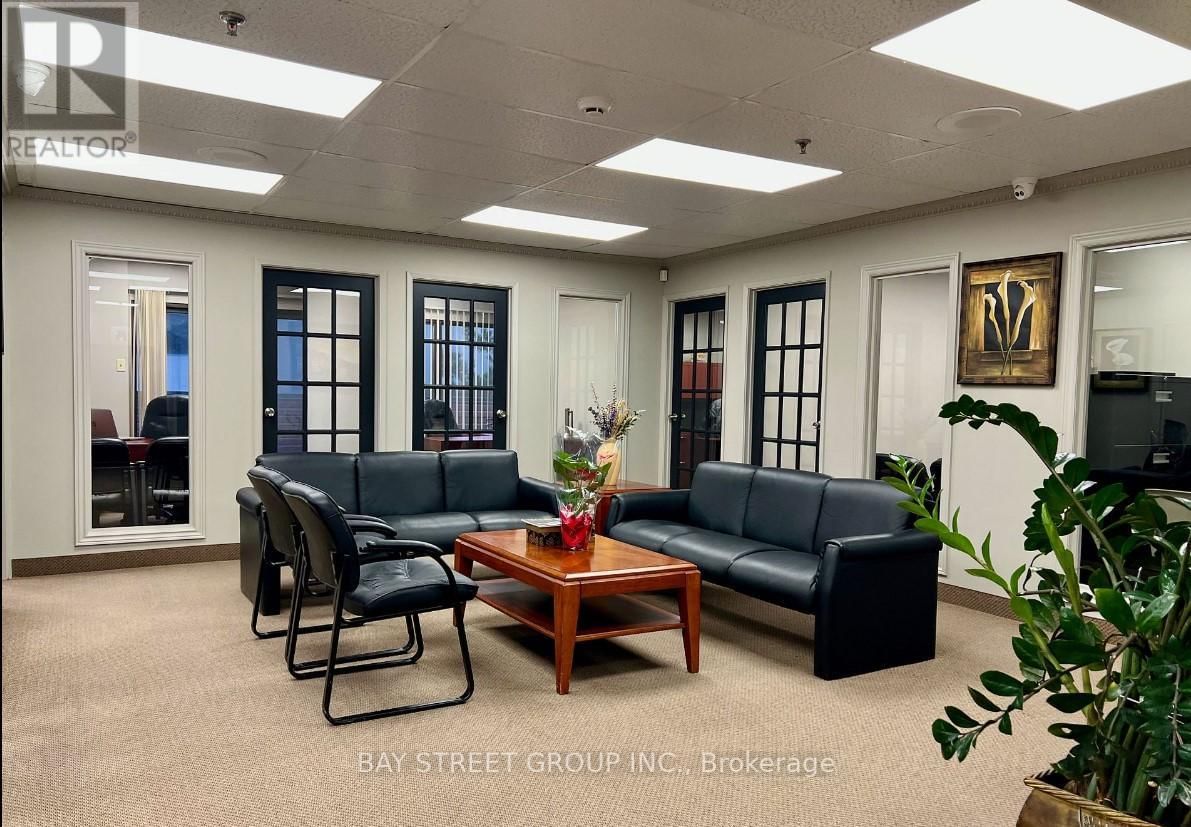 202 - 120 TRADERS BLVD E BOULEVARD Image 6